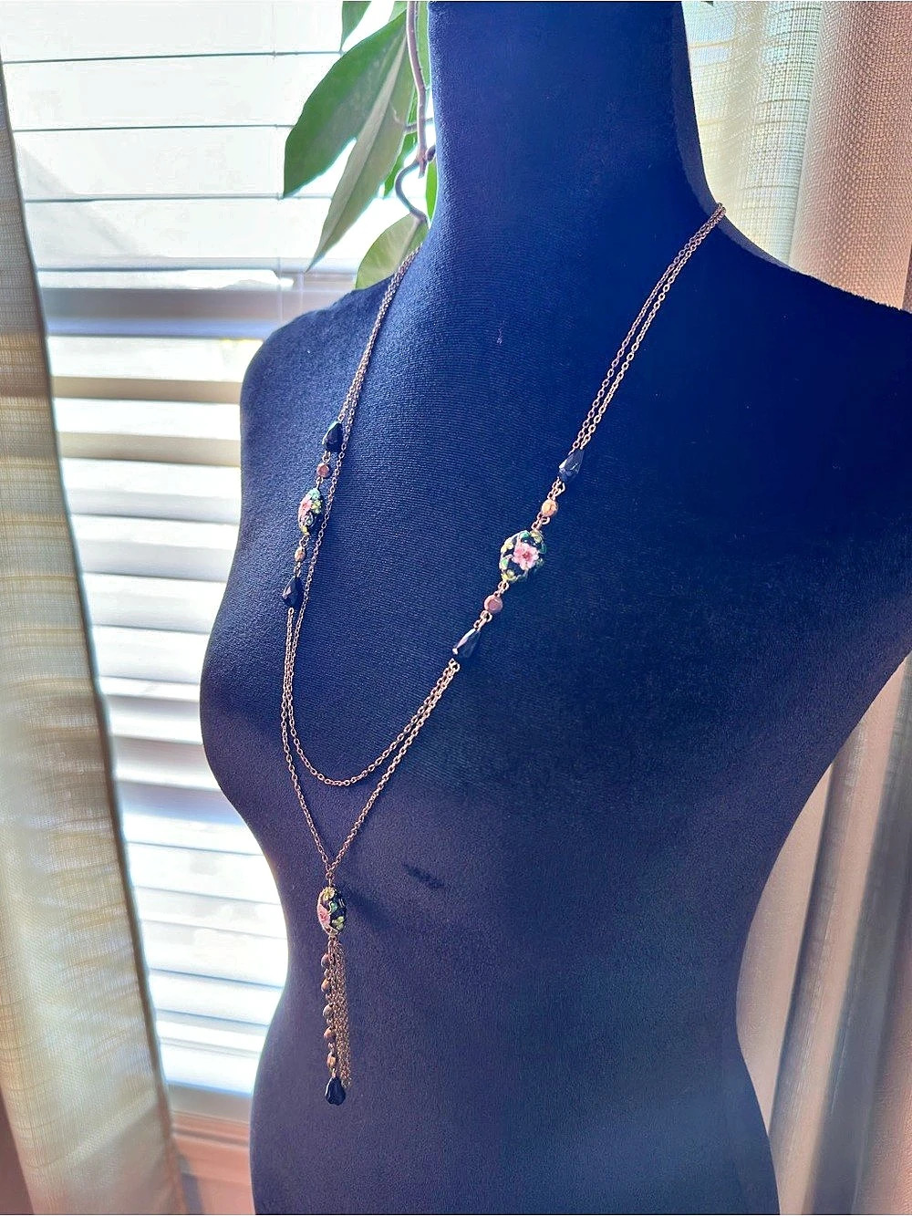 🌸 Vintage Early 2000s Floral Enamel Tassel Necklace